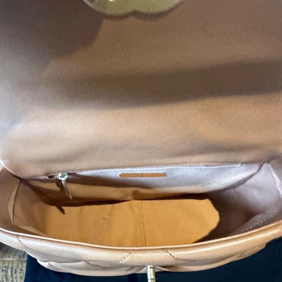 🦄RARE 🦄 Chanel 19 Small Caramel 22A Lambskin - Picture 6 of 17